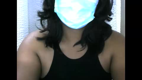 Snapshot of amichouu chatting on December 3, 2025, 5:44 pm amichouu online show from December 3, 2025, 5:44 pm