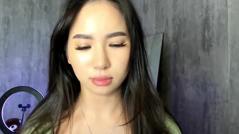 Amina online show from February 22, 2025, 4:09 pm