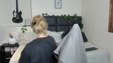 Amnesia online show from September 22, 2025, 12:40 pm