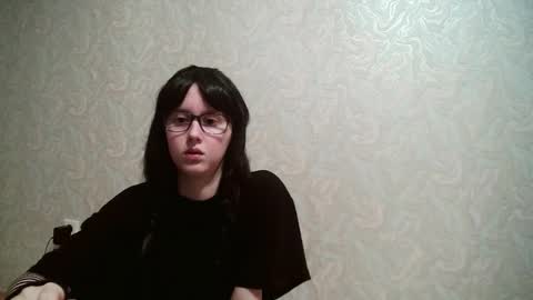 Amomira online show from December 17, 2025, 4:13 pm