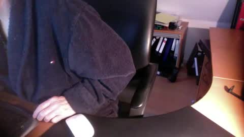 Snapshot of amor2200 chatting on December 5, 2024, 8:22 am Amor2200 online show from December 5, 2024, 8:22 am