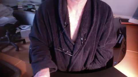 Snapshot of amor2200 chatting on December 29, 2024, 12:45 pm Amor2200 online show from December 29, 2024, 12:45 pm