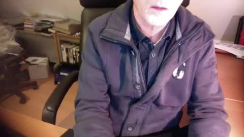 Snapshot of amor2200 chatting on January 3, 2025, 4:27 pm Amor2200 online show from January 3, 2025, 4:27 pm