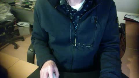 Snapshot of amor2200 chatting on January 8, 2025, 8:07 pm Amor2200 online show from January 8, 2025, 8:07 pm