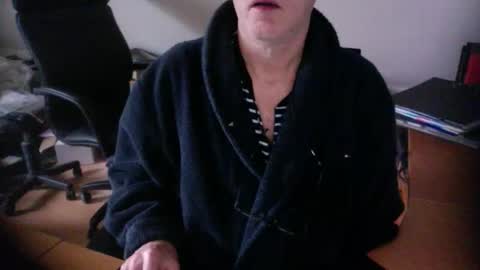 Snapshot of amor2200 chatting on January 24, 2025, 10:00 am Amor2200 online show from January 24, 2025, 10:00 am