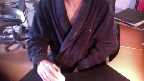 Snapshot of amor2200 chatting on January 30, 2025, 8:32 am Amor2200 online show from January 30, 2025, 8:32 am