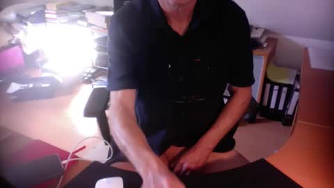 Snapshot of amor2200 chatting on September 26, 2025, 9:02 am Amor2200 online show from September 26, 2025, 9:02 am