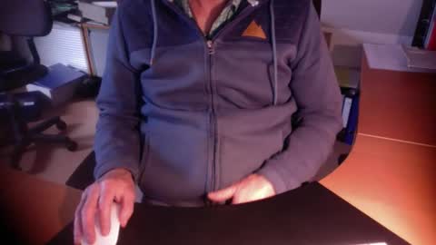 Snapshot of amor2200 chatting on October 15, 2025, 7:41 am Amor2200 online show from October 15, 2025, 7:41 am