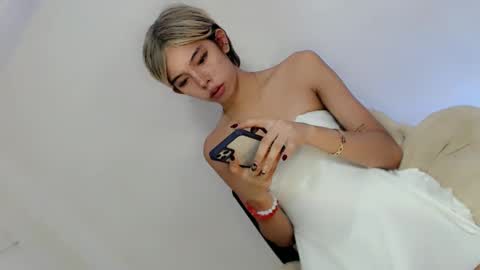 Belle Tylor online show from January 28, 2025, 4:50 am