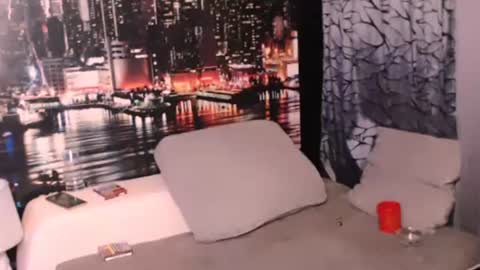 Sarah online show from September 13, 2025, 2:06 pm