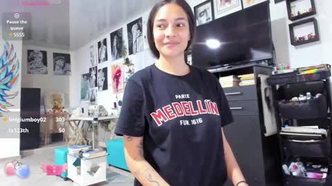 Snapshot of amy_and_eloise chatting on March 12, 2025, 11:44 pm AmyEloise online show from March 12, 2025, 11:44 pm