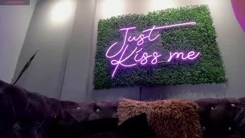 Snapshot of amy_e chatting on January 11, 2025, 9:57 pm Amy Evans online show from January 11, 2025, 9:57 pm