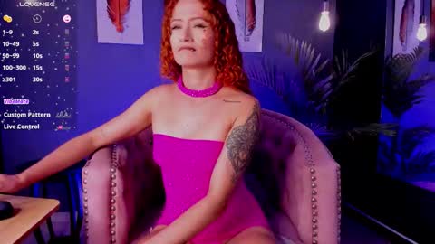 Snapshot of amy_e chatting on November 18, 2025, 4:44 pm Amy Evans online show from November 18, 2025, 4:44 pm