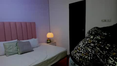 Snapshot of amy_ferreira chatting on November 24, 2025, 12:32 am Aleja online show from November 24, 2025, 12:32 am