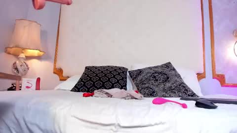 Snapshot of amy_nicolee chatting on March 1, 2025, 1:11 am Little Slut Nicolee online show from March 1, 2025, 1:11 am
