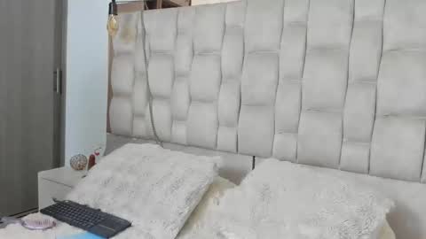 Amy Cortes online show from October 24, 2025, 7:21 pm