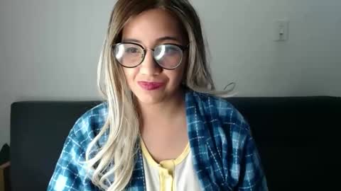 Snapshot of amycosplay99 chatting on February 2, 2025, 5:10 am amycosplay99 online show from February 2, 2025, 5:10 am