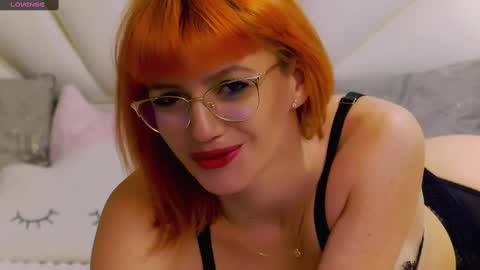 Snapshot of amyhennessy chatting on December 14, 2024, 5:29 am amyhennessy online show from December 14, 2024, 5:29 am