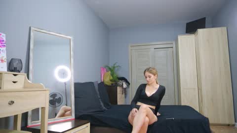 Snapshot of amylanee chatting on September 18, 2025, 8:05 am amylanee online show from September 18, 2025, 8:05 am