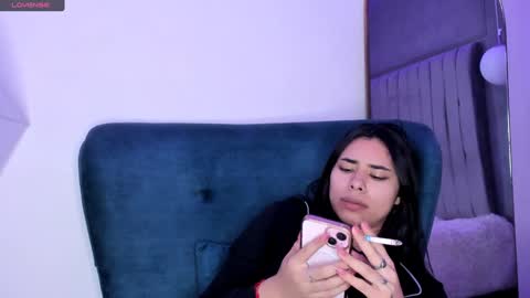 Snapshot of amyolimpo chatting on January 28, 2025, 4:39 am Amy ... Nice to meet u thumb up me please its important online show from January 28, 2025, 4:39 am