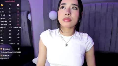 Snapshot of amyolimpo chatting on February 4, 2025, 7:51 am Amy ... Nice to meet u thumb up me please its important online show from February 4, 2025, 7:51 am