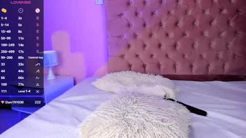 Snapshot of amyolimpo chatting on February 16, 2025, 4:42 am Amy ... Nice to meet u thumb up me please its important online show from February 16, 2025, 4:42 am