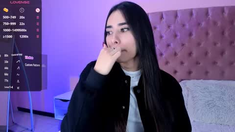 Snapshot of amyolimpo chatting on February 18, 2025, 4:15 am Amy ... Nice to meet u thumb up me please its important online show from February 18, 2025, 4:15 am