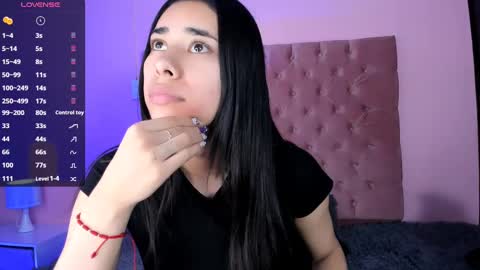 Snapshot of amyolimpo chatting on March 12, 2025, 4:51 am Amy ... Nice to meet u thumb up me please its important online show from March 12, 2025, 4:51 am
