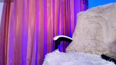 Snapshot of amyolimpo chatting on September 11, 2025, 9:26 pm Amy ... Nice to meet u thumb up me please its important online show from September 11, 2025, 9:26 pm