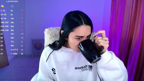 Snapshot of amyolimpo chatting on October 4, 2025, 3:48 am Amy ... Nice to meet u thumb up me please its important online show from October 4, 2025, 3:48 am