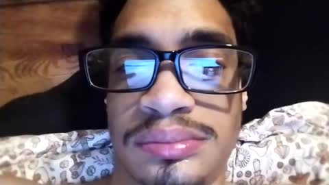 Snapshot of an377432 chatting on March 5, 2025, 1:52 am an377432 online show from March 5, 2025, 1:52 am