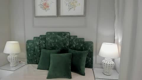 Snapshot of ana_beckett chatting on September 30, 2025, 10:53 am Ana online show from September 30, 2025, 10:53 am