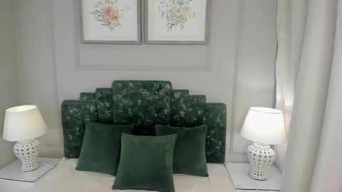 Snapshot of ana_beckett chatting on October 2, 2025, 10:44 am Ana online show from October 2, 2025, 10:44 am