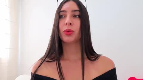 Snapshot of ana_castilo chatting on November 19, 2025, 1:55 pm Ana IG an castillo 1 online show from November 19, 2025, 1:55 pm