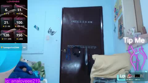 Snapshot of ana_loveee chatting on January 24, 2025, 5:11 pm Ana lopez - Cameltoe girl online show from January 24, 2025, 5:11 pm