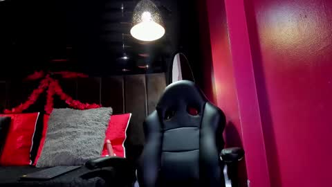 Ana online show from March 4, 2025, 6:39 pm