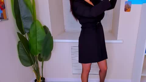 Ana online show from November 21, 2025, 3:22 pm