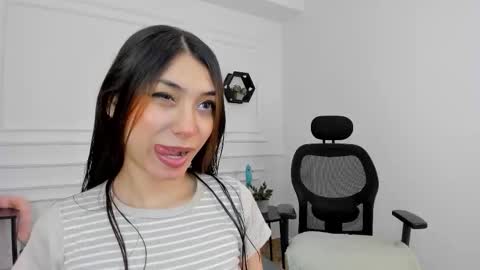 Ana online show from November 4, 2025, 11:26 pm