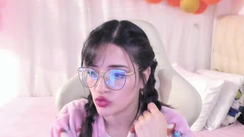 Im anna but you can call me as you want online show from March 3, 2025, 11:35 pm