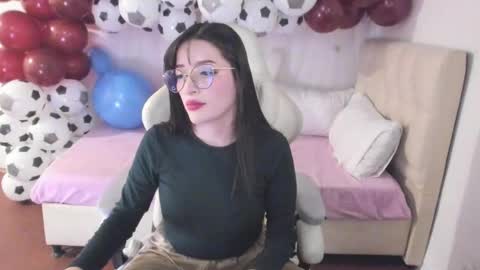 Im anna but you can call me as you want online show from September 9, 2025, 10:09 pm