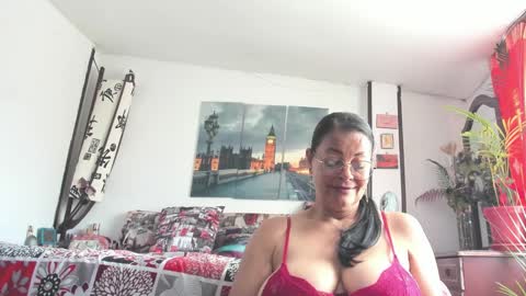 anaamature_ online show from September 18, 2025, 6:10 pm