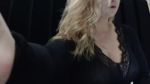 Snapshot of anabeatrice29 chatting on November 20, 2025, 12:00 am Ana online show from November 20, 2025, 12:00 am