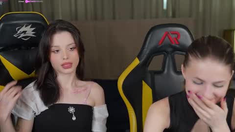 Snapshot of anabel2054 chatting on March 8, 2025, 11:37 am Sweet girls online show from March 8, 2025, 11:37 am