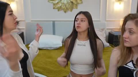 Snapshot of anabel2054 chatting on March 10, 2025, 12:04 pm Sweet girls online show from March 10, 2025, 12:04 pm