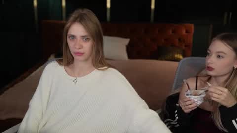 Snapshot of anabel2054 chatting on September 16, 2025, 6:58 am Sweet girls online show from September 16, 2025, 6:58 am