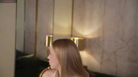 Snapshot of anabel2054 chatting on September 16, 2025, 7:04 pm Sweet girls online show from September 16, 2025, 7:04 pm