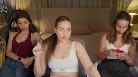 Snapshot of anabel2054 chatting on October 7, 2025, 11:07 am Sweet girls online show from October 7, 2025, 11:07 am