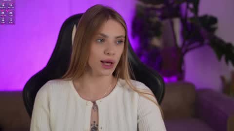 Snapshot of anabel2054 chatting on October 8, 2025, 6:33 am Sweet girls online show from October 8, 2025, 6:33 am