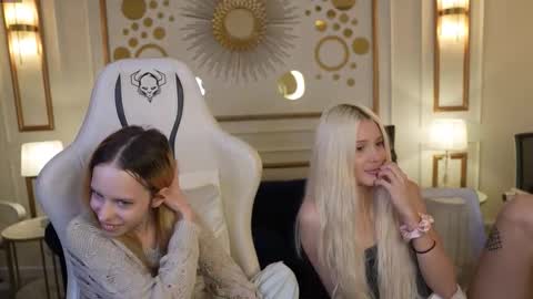 Snapshot of anabel2054 chatting on November 3, 2025, 4:19 pm Sweet girls online show from November 3, 2025, 4:19 pm