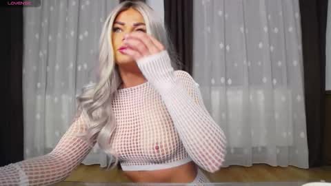 Snapshot of anabelle0904 chatting on October 27, 2025, 6:28 am Ana online show from October 27, 2025, 6:28 am